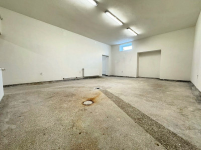 De inchiriat fabrica de productie cu birouri si parcari in Sibiu