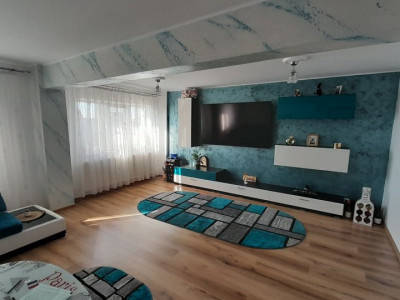 Apartament 3 camere decomandate 92 mp balcon Vasile Aaron Sibiu     