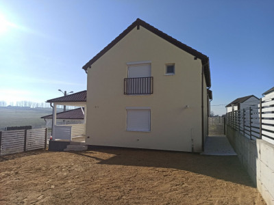 Casa individuala noua de vanzare 4 camere carport teren liber Bavaria