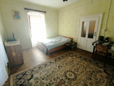 Apartament 3 camere etajul 1 curte 2 bai 100 mpu Orasul de Jos Sibiu