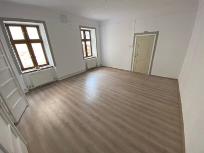 Spatii comerciale de inchiriat Sibiu Centrul Istoric imagine mica 2