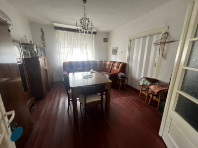 Casa de vanzare curte si gradina 2200mp zona Doamna Stanca in Fagaras