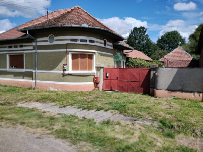 Casa 5 camere si gradina de vanzare in Voivodeni judetul Brasov