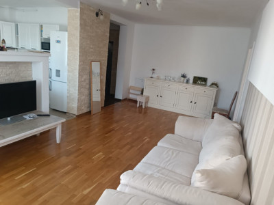 Apartament de vanzare cu 2 camere si balcon zona Siretului Sibiu