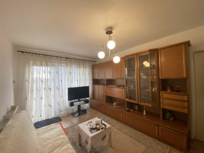 Apartament de vanzare 3 camere 65 mpu balcon zona Cetate Alba Iulia