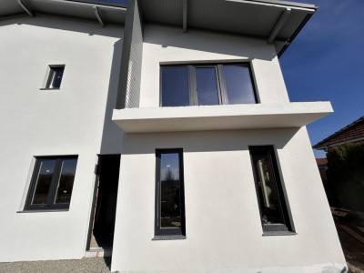 Casa tip duplex la alb 133 mpu 4 camere curte pavata Recea Alba Iulia
