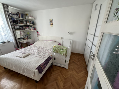 Apartament semidecomandat 2 camere etaj 3 Strada Mihai Eminescu 