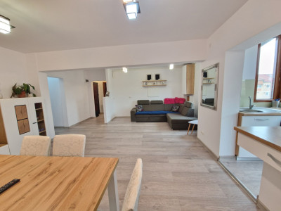 Apartament cu 4 camere superb renovat de vanzare zona Strand Sibiu