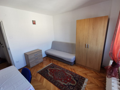 Apartament decomandat 3 camere Calea Dumbravii - Siretului