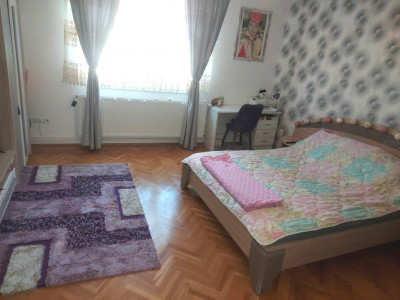 Apartament de vanzare la casa 86 mpu Sibiu Central pod curte 164 mp 