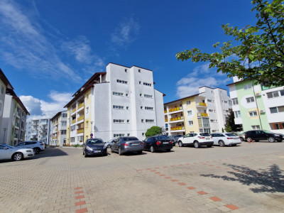 Apartament de vanzare 3 camere cu balcon si parcare Liviu Ciulei 