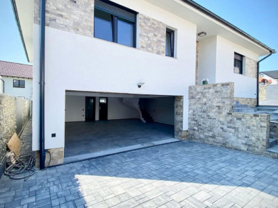 Casa individuala de vanzare pe un nivel la intrare in Selimbar