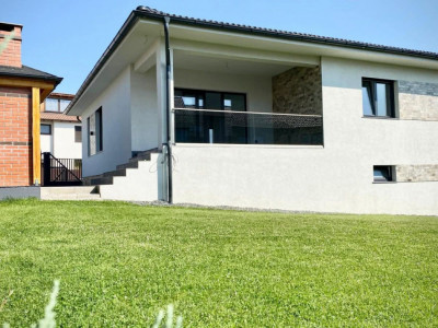 Casa individuala de vanzare pe un nivel la intrare in Selimbar