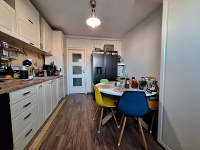 Apartament 118 mp 4 camere balcon pivnita loc parcare Piata Cluj Sibiu