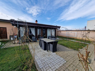 Casa individuala de vanzare cu 4 camere 2 bai in zona Brana Selimbar