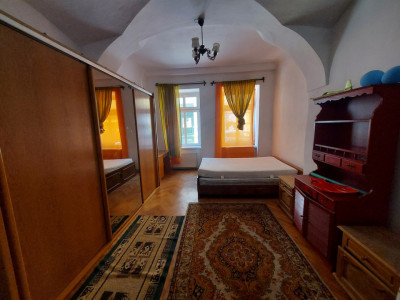 Apartament de vanzare 2 camere 68 mpu pivnita in Centrul Istoric Sibiu