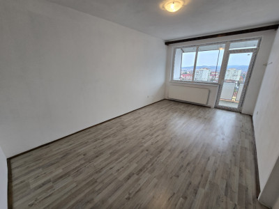 Apartament decomandat de vanzare cu 3 camere balcon zona Mihai Viteazu