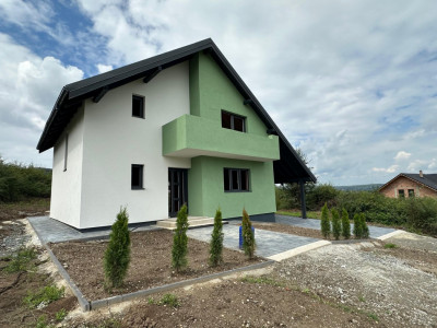 Casa individuala 127 mpu 5 camere de vanzare curte 500 mp Selimbar