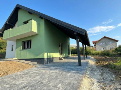 Casa individuala curte 500 mp 5 camere 127 mpu de vanzare Selimbar