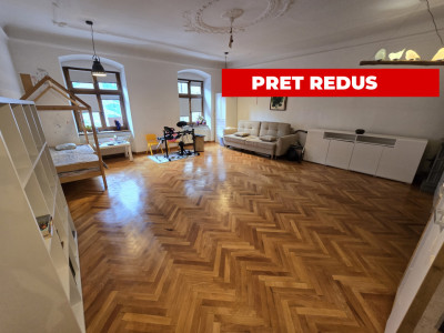 Apartament decomandat de vanzare cu pivnita in Centrul Istoric Sibiu 