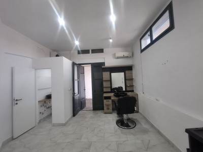 Spatiu comercial pretabil pentru frizerie 16mp zona Vasile Aaron Sibiu