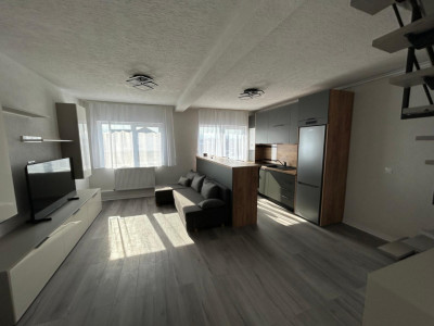 Apartament de inchiriat cu mutare imediata cu 3 camere in Strand 