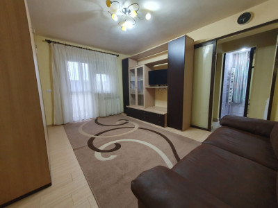 Apartament 2 camere semidecomandat etaj intermediar de vanzare
