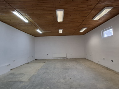  Spatiu comercial de inchiriat 98 mpu si curte 160 mp Orasul de Jos 