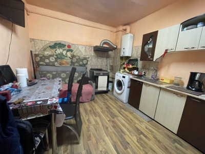 Garsoniera de vanzare 34 mpu curte zona Orasul de Jos Sibiu