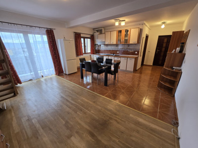 Apartament decomandat 106 utili 4 camere 2 bai 2 balcoane Milea Sibiu