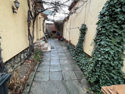 Casa individuala 57 mp cu curte de vanzare in Lazaret