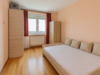 Apartament decomandat de vanzare 2 camere cu balcon bloc cu lift
