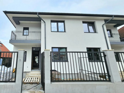 Duplex cu 4 camere si 2 bai de vanzare in zona linistita Selimbar