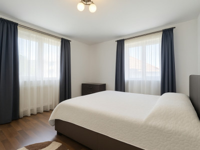 Apartament de vanzare cu 3 camere etaj 1 balcon in bloc nou Central