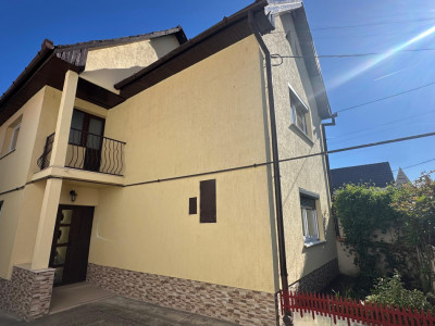 Casa individuala 4 camere 150 mpu garaj curte libera Turnisor Sibiu