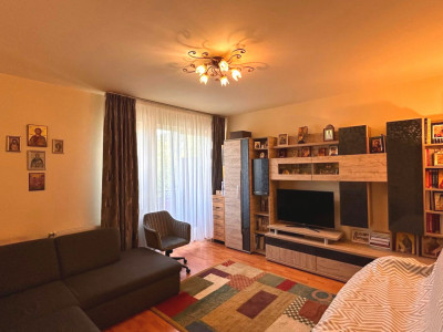 Apartament etaj intermediar decomandat 2 camere 58 mpu balcon Turnisor