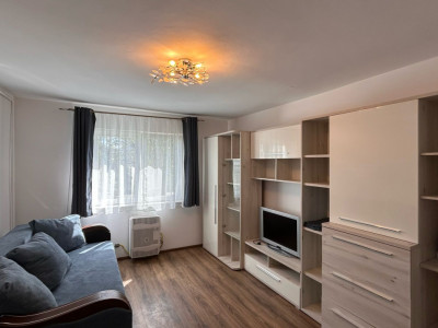 Garsoniera de vanzare etaj 1 complet mobilata zona Compa Sibiu