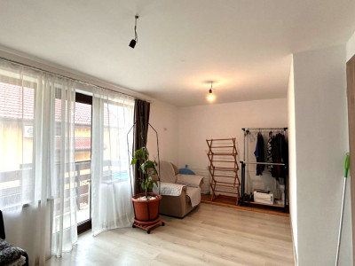 Casa de vanzare cu 3 camere 2 bai 2 balcoane loc de parcare Sibiu