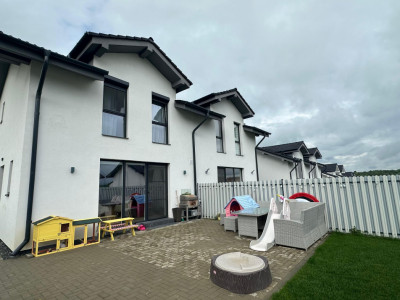 Casa 4 camere 100 mpu zona  curte libera 270 mp  calea Cisnadiei Sibiu
