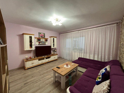 Apartament de vanzare cu 3 camere 2 bai 2 balcoane pivnita si parcare