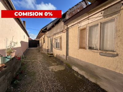 Casa de vanzare 5 camere 76 mpu 780 mp teren liber Comuna Mandra
