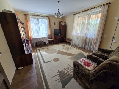 Apartament 3 camere la casa 91 mpu terasa pivnita curte comuna Tilisca