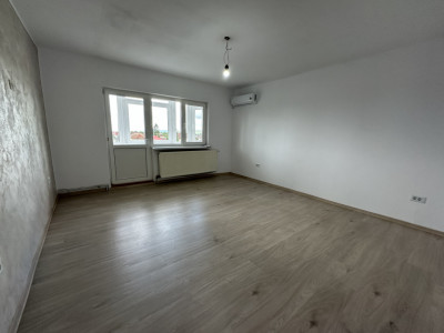 Apartament renovat 2 camere decomandat aer conditionat boxa la subsol