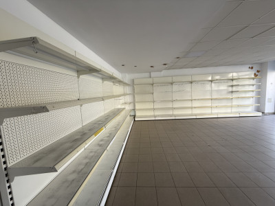 Spatiu comercial de inchiriat cu mutare imediata 162 mpu