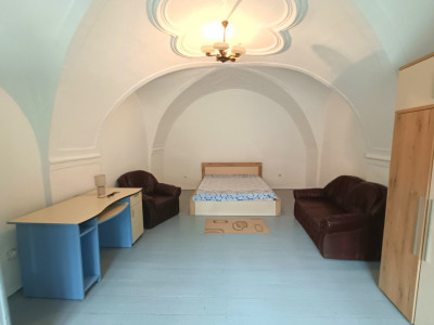 Apartament la casa 3 camere 68 mpu utili in apropiere de Piata Cibin
