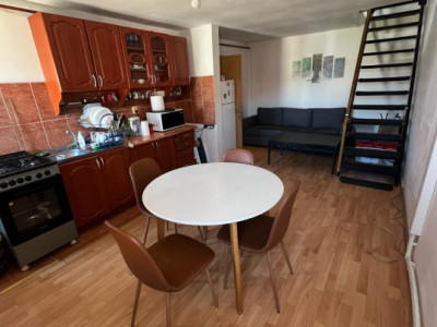 Apartament de vanzare 2 camere decomandate 53 mpu zona Lazaret Sibiu