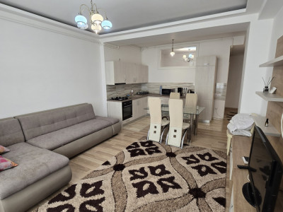 Apartament cu 3 camere de inchiriat decomandat zona Strand