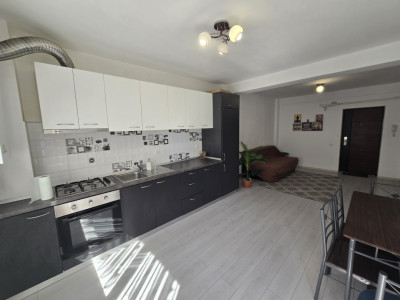 Apartament 2 camere 40mpu etaj intermediar balcon 3m Doamna Stanca
