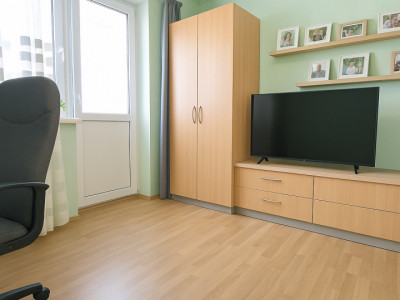Apartament 2 camere de vanzare zona Rahovei etaj intermediar cu balcon