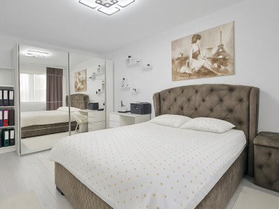 Apartament decomandat renovat de vanzare 2 camere video disponibil